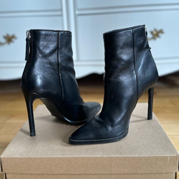 Steve Madden - Black Leather Ankle Stiletto Booties | Size 7 - Picture 5 of 5